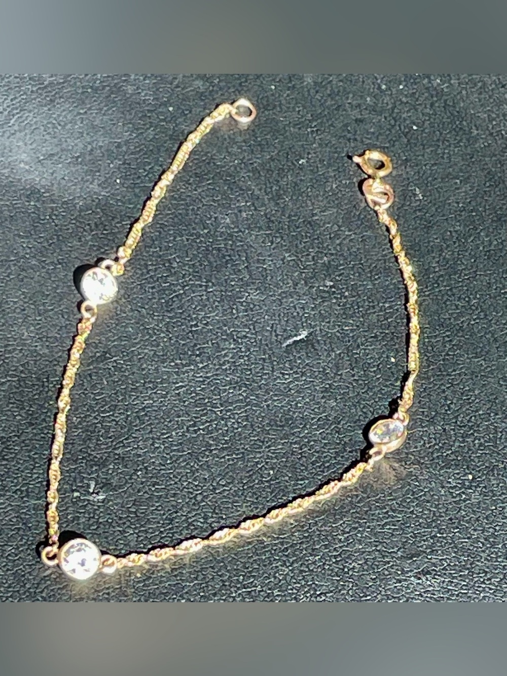 10KT Stamped YellowGOLD Bracelet with 3 CZ stones. Very Pretty. 1.08 grams. - Picture 10 of 14